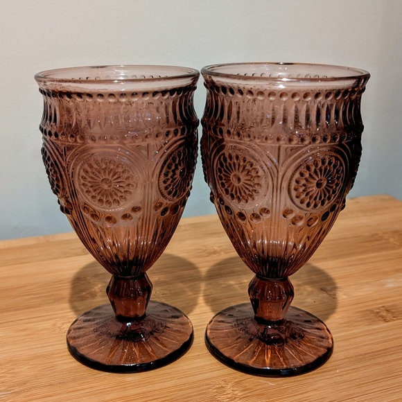 The Pioneer Woman 6.5"  Adeline Purple/Maroon Glass Goblets, Set of 2 - Picture 2 of 4